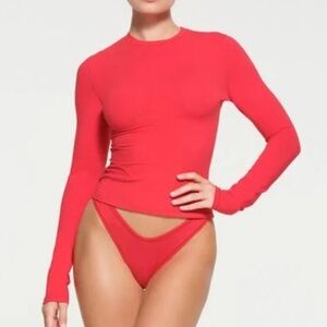 SKIMS Cotton Jersey Long Sleeve T-Shirt in Red size XS